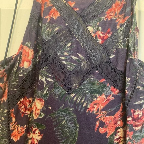 Dress - Picture 4 of 7